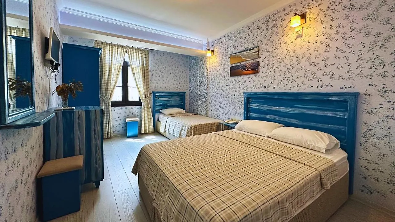 Mai̇ Hotel Cesme Bed & Breakfast